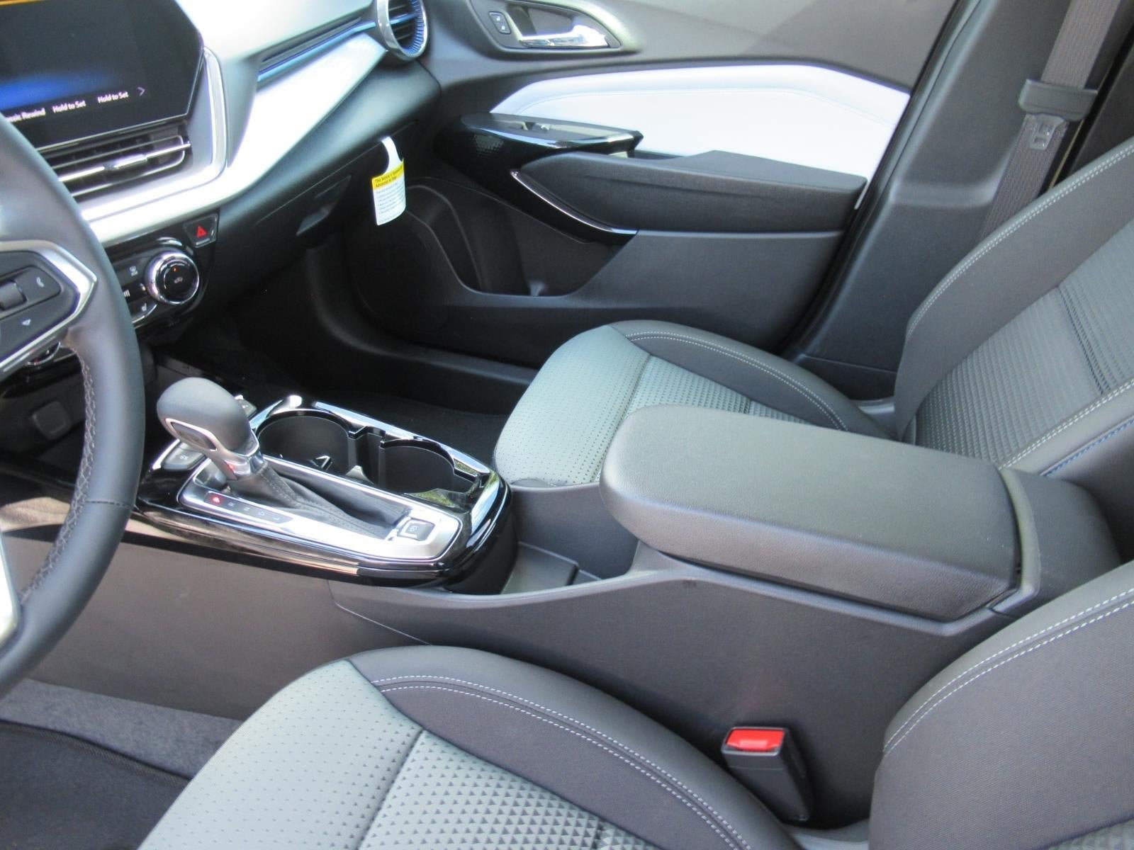New 2026 Chevrolet Trax LT w/ Driver Confidence Package FWD image 17