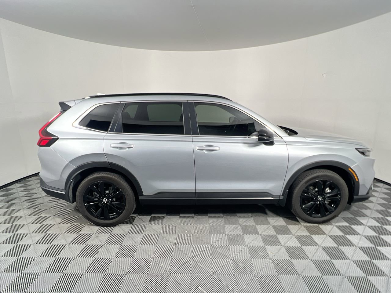 Used 2025 Honda CR-V Sport Touring image 2