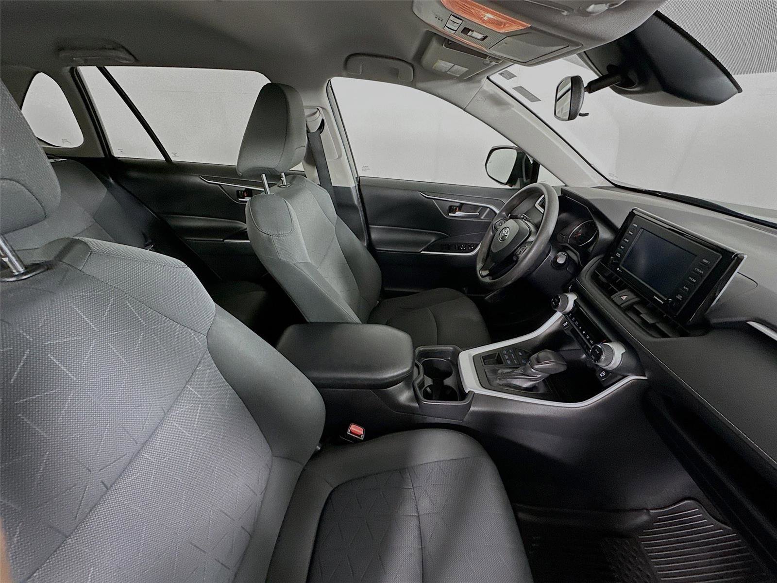 Used 2021 Toyota RAV4 XLE AWD/4WD image 26