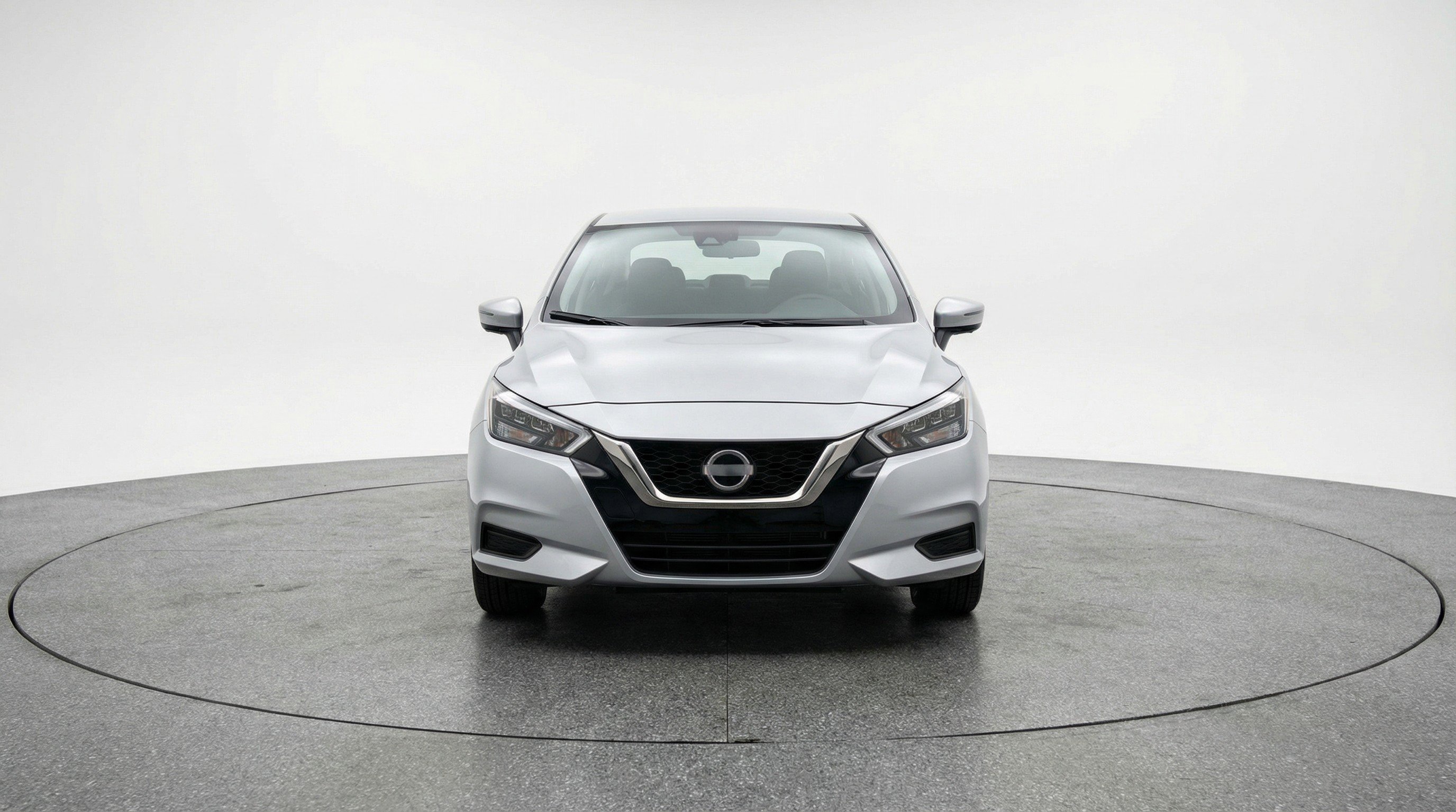 Used 2025 Nissan Versa SV image 2