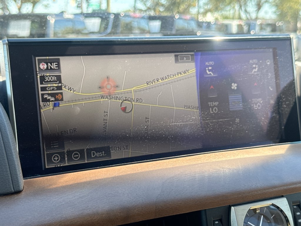 Used 2019 Lexus LX 570 4WD w/ Luxury Package image 26