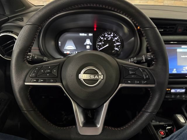 Used 2023 Nissan Kicks SR w/ SR Premium Package FWD image 17