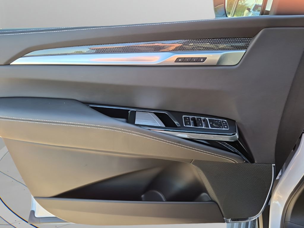 New 2026 Cadillac Escalade ESV V image 27