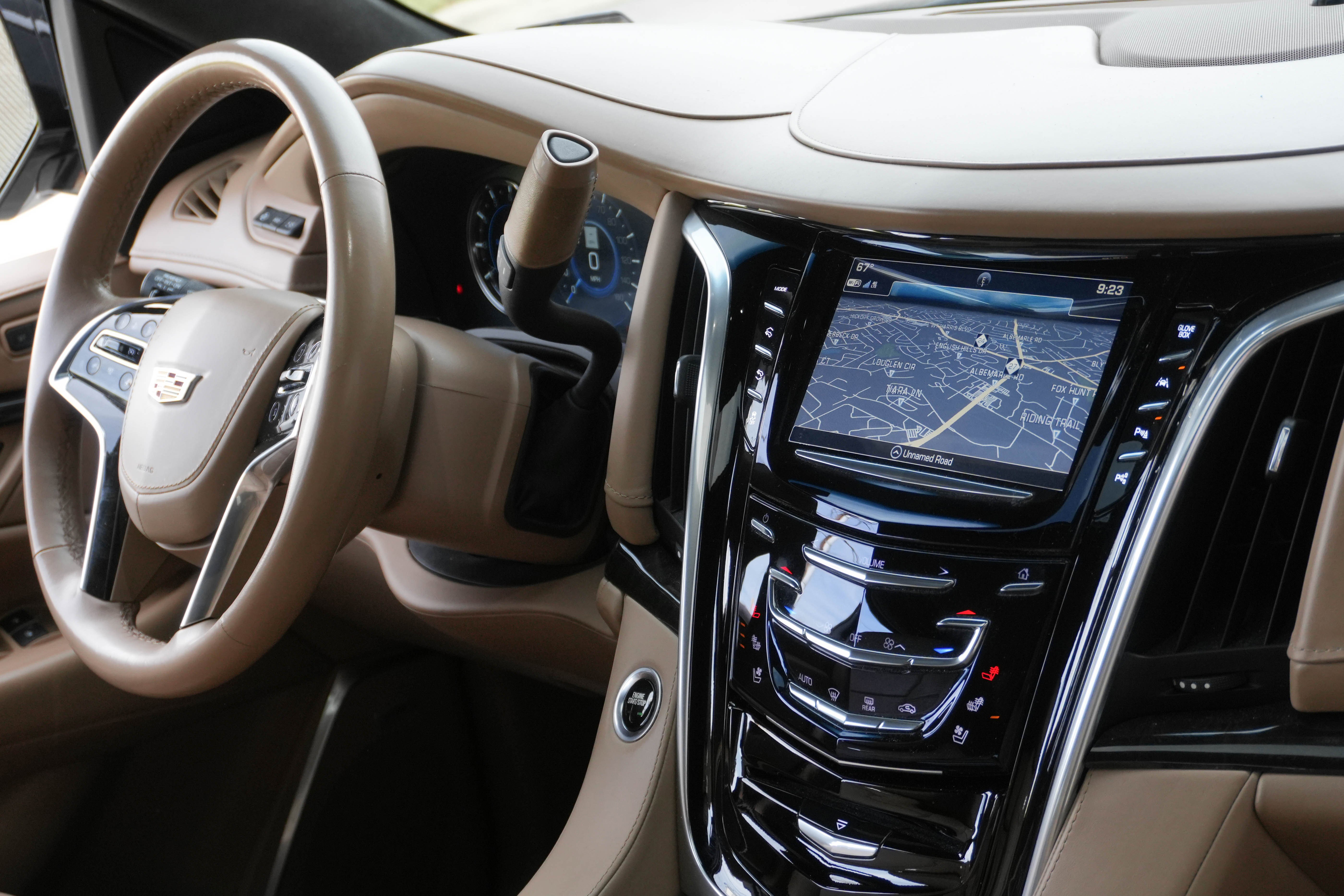 Used 2020 Cadillac Escalade Platinum AWD/4WD image 8