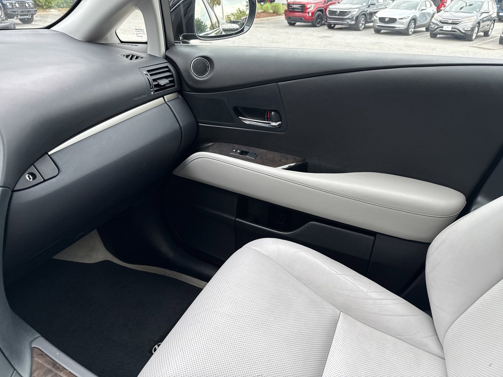Used 2015 Lexus RX 450h FWD image 25