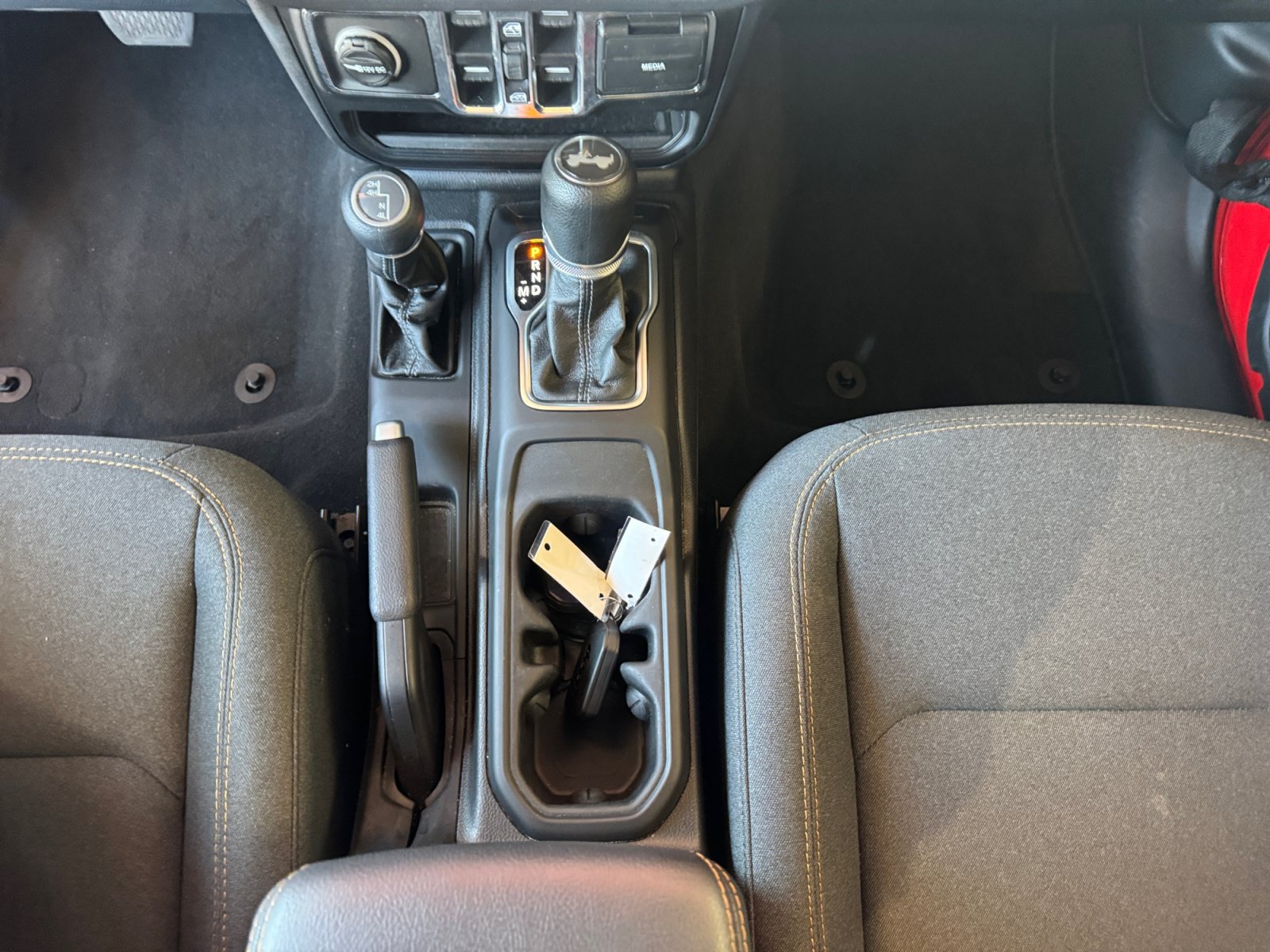 Used 2026 Jeep Wrangler Unlimited Sahara AWD/4WD image 18
