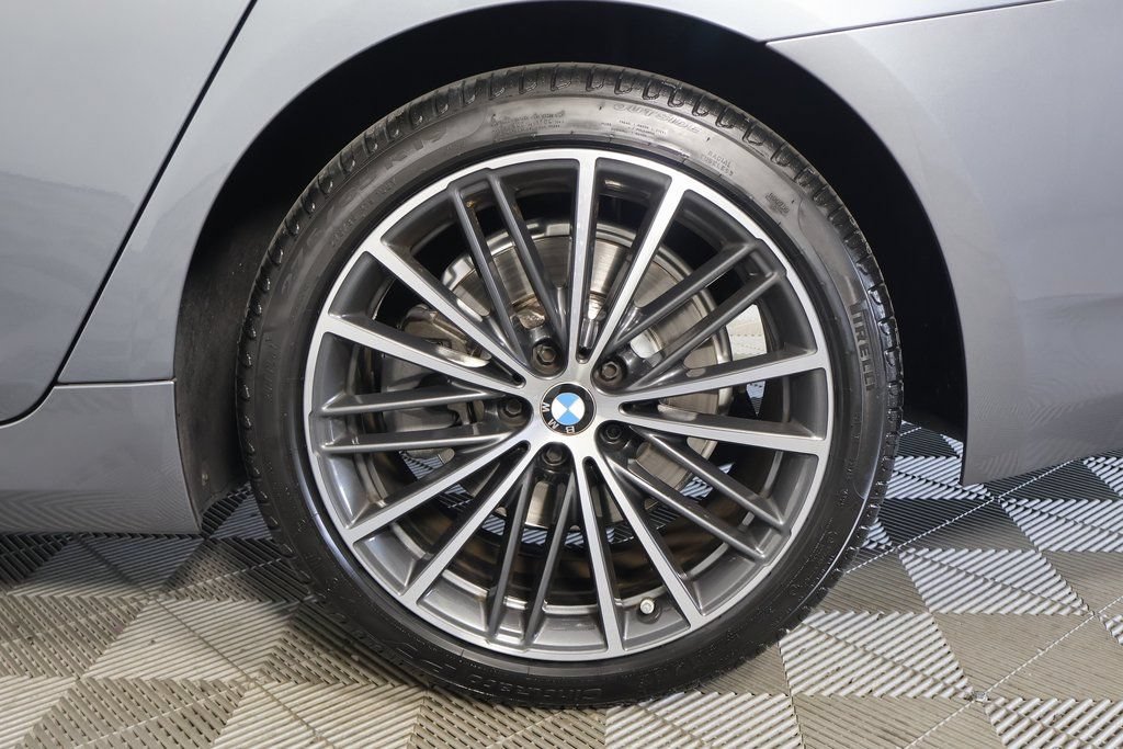 Used 2022 BMW 530i w/ Premium Package RWD image 16