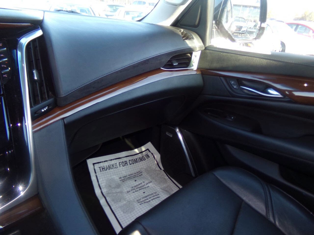 Used 2019 Cadillac Escalade ESV Luxury image 45