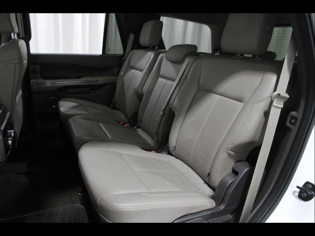Used 2019 Ford Expedition XLT w/ Equipment Group 202A AWD/4WD image 21