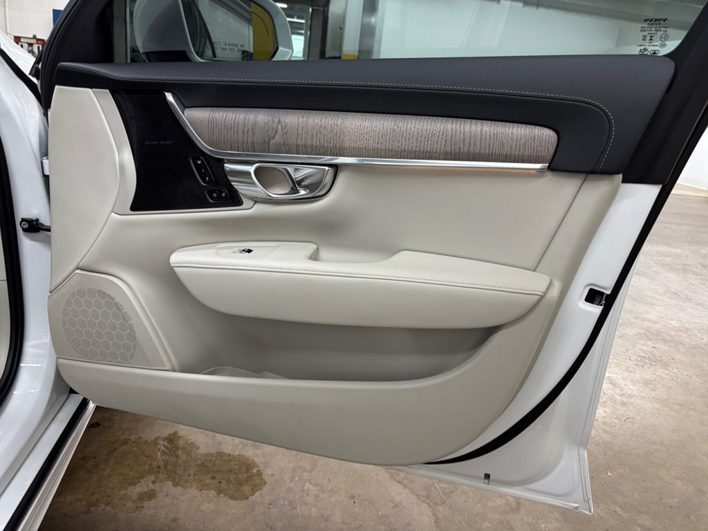 Certified 2025 Volvo S90 B6 Ultra AWD/4WD image 15