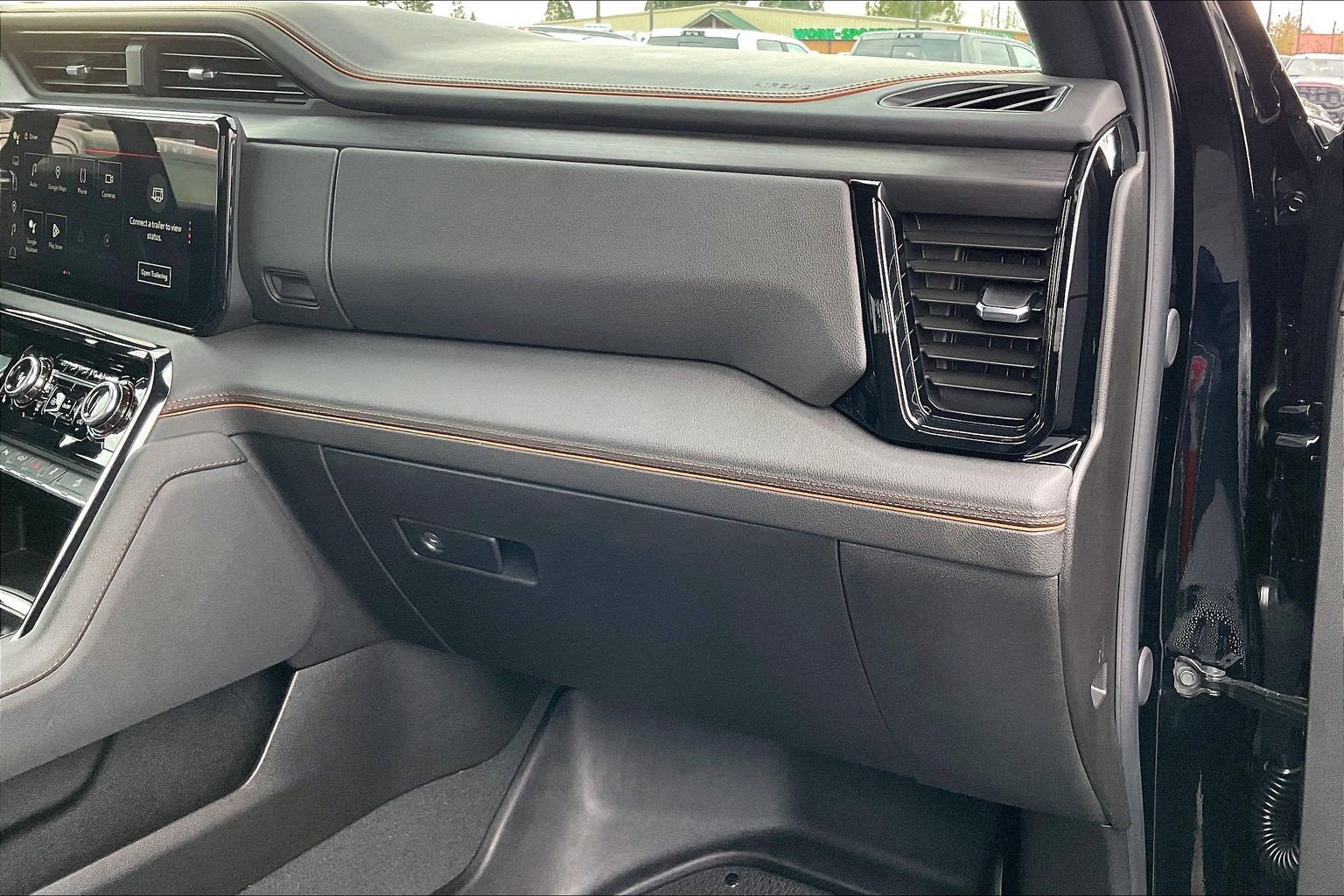 Used 2025 GMC Sierra 3500 AT4 w/ AT4 Premium Plus Package image 16