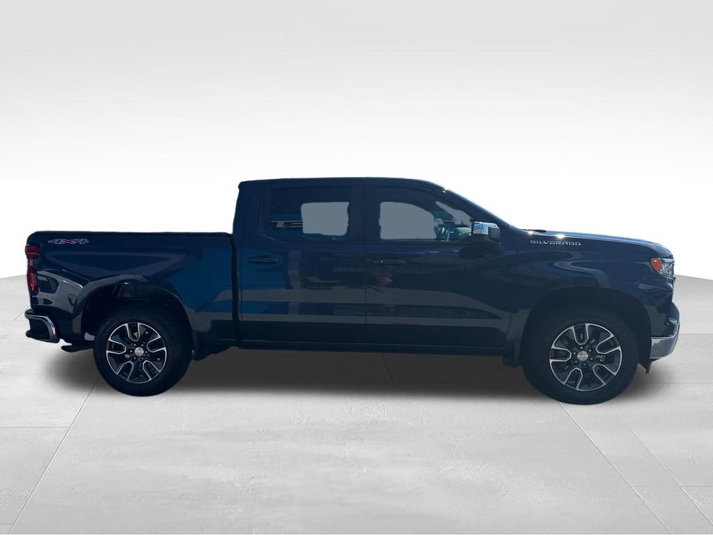 Used 2023 Chevrolet Silverado 1500 LT AWD/4WD image 15