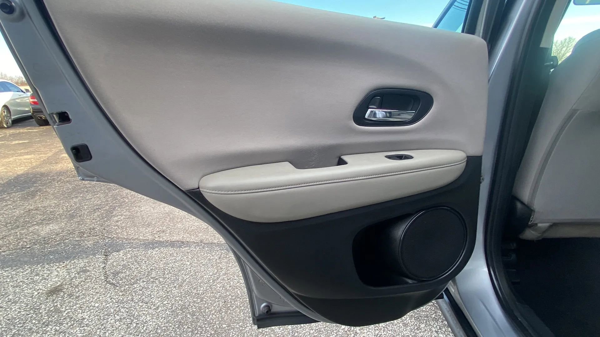 Used 2017 Honda HR-V LX image 16