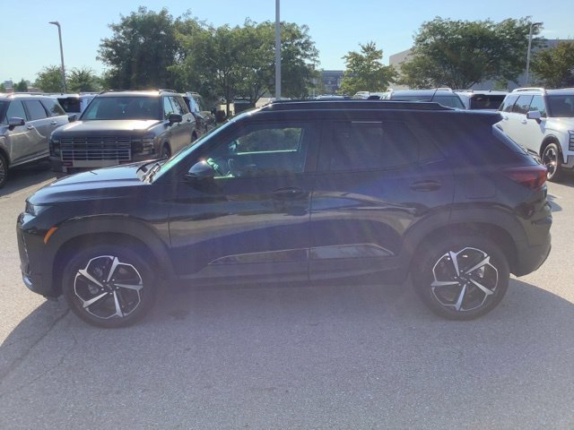 Used 2023 Chevrolet TrailBlazer RS w/ Sun and Liftgate Package AWD/4WD image 8