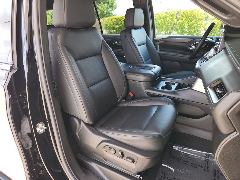 Used 2024 Chevrolet Tahoe LT w/ Luxury Package AWD/4WD image 17