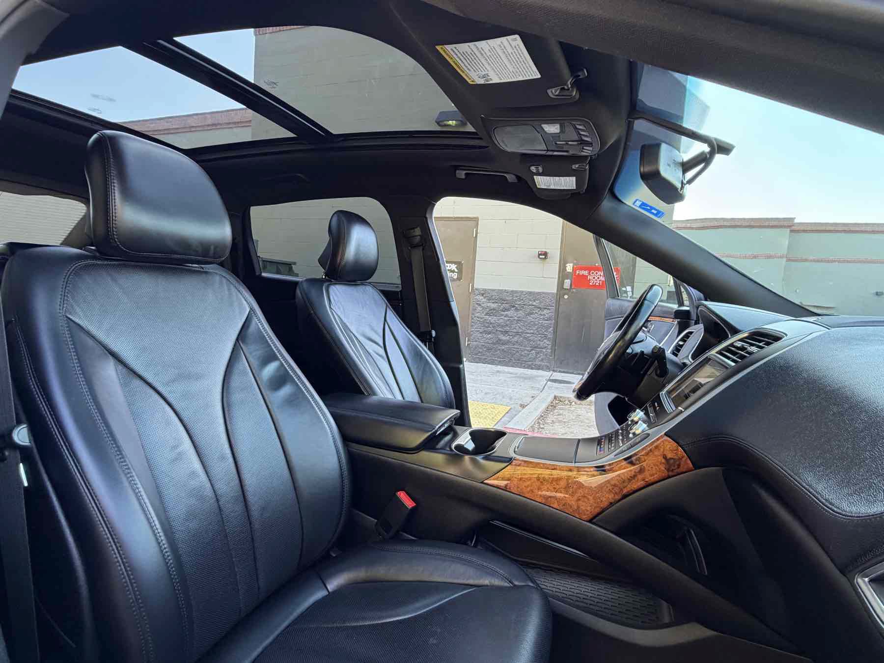 Used 2018 Lincoln MKX Reserve FWD image 18