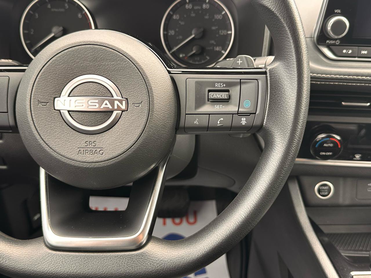 Used 2023 Nissan Rogue SV FWD image 23