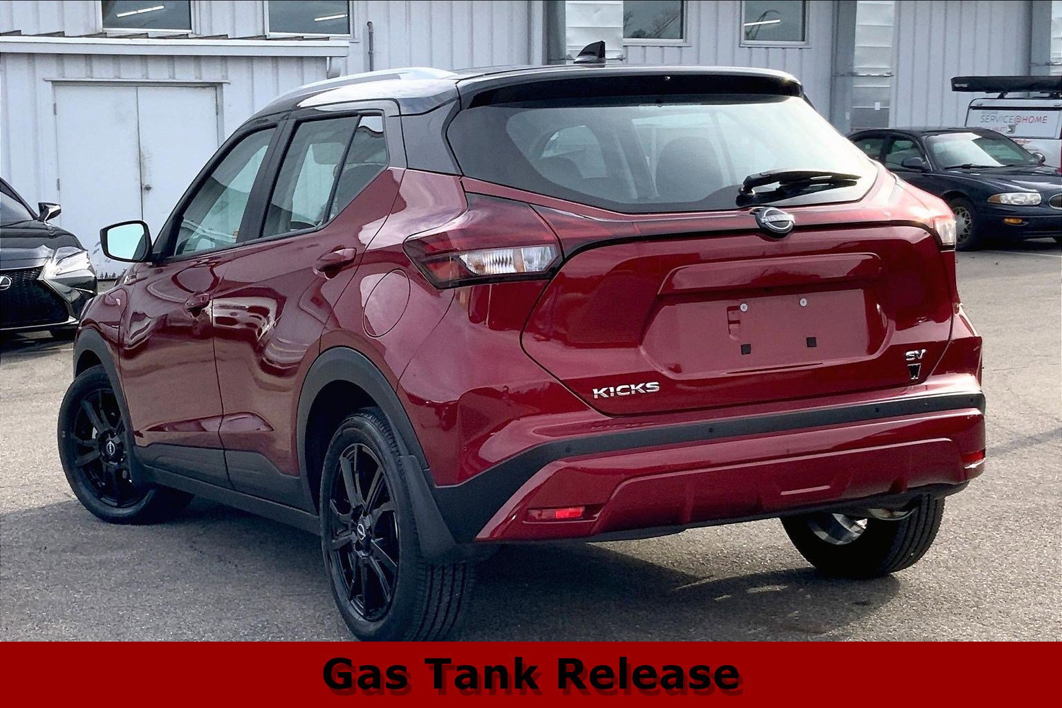 Used 2024 Nissan Kicks SV image 11