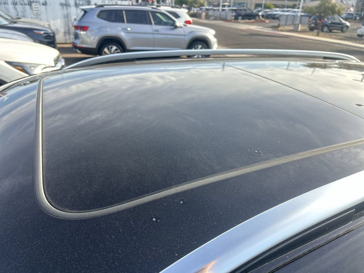 Used 2023 Volkswagen Tiguan SE w/ Panoramic Sunroof Package FWD image 19