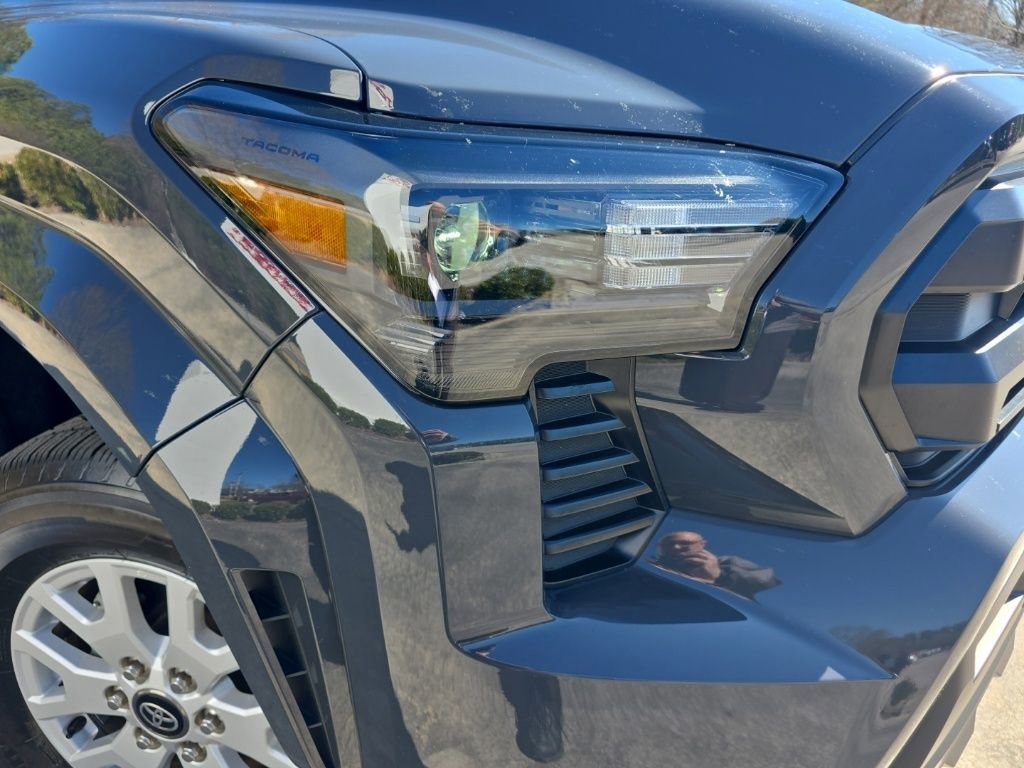 Used 2024 Toyota Tacoma SR5 w/ SR5 Upgrade Package image 15