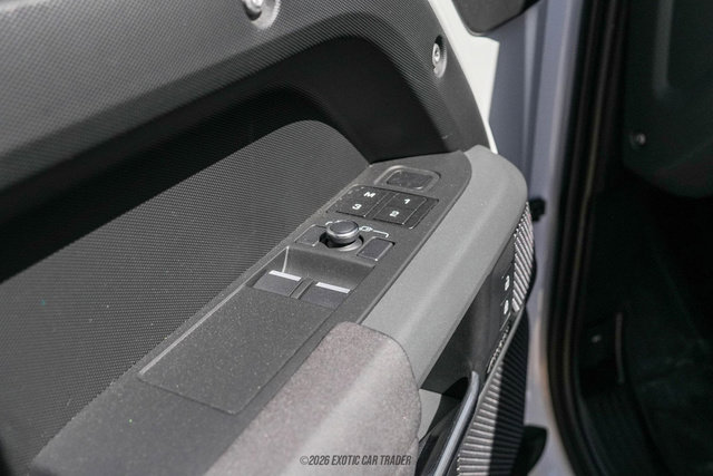 Used 2023 Land Rover Defender 90 X-Dynamic SE image 75
