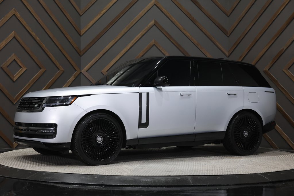 Used 2025 Land Rover Range Rover SE image 12