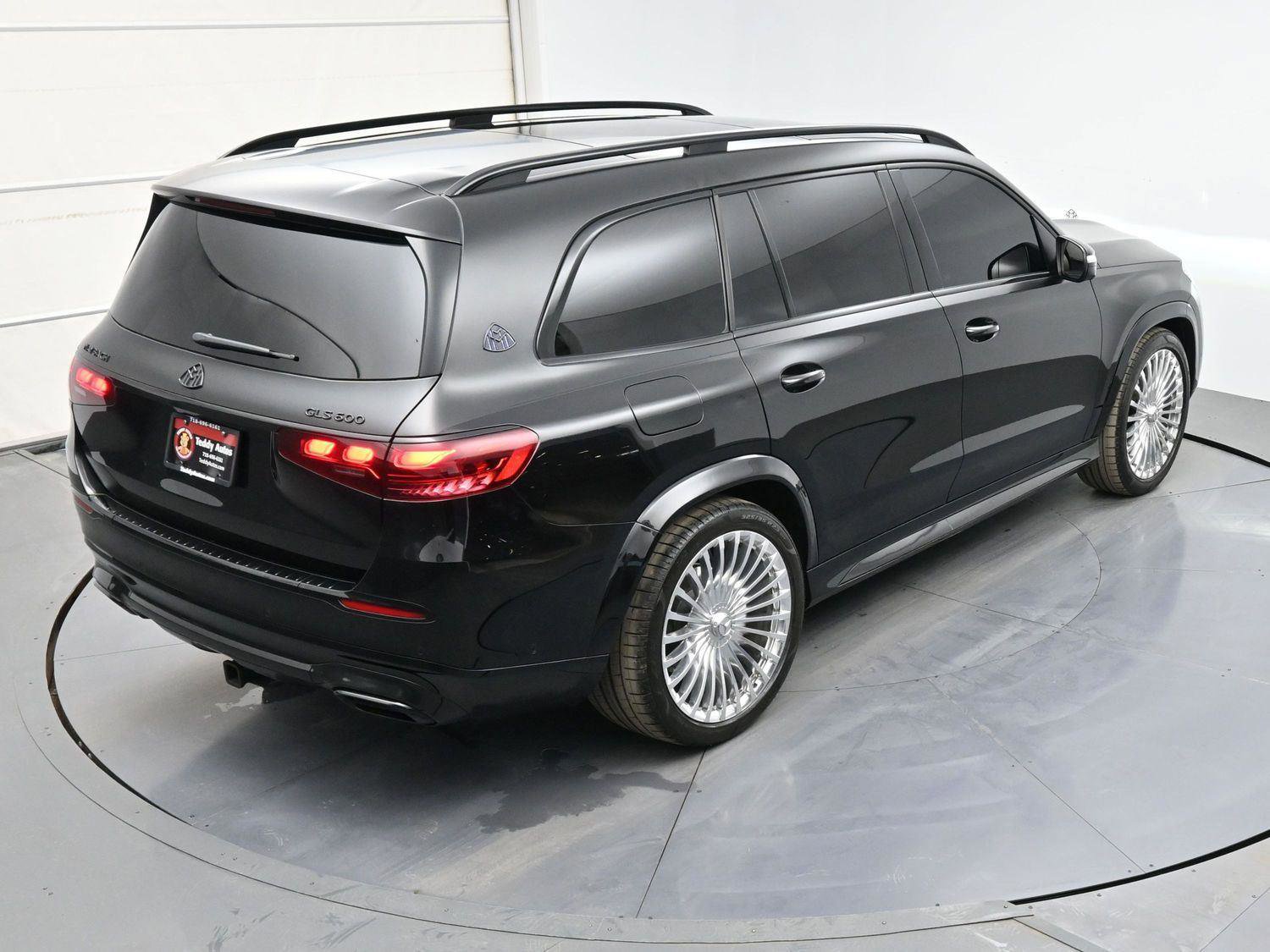 Used 2024 Mercedes-Benz Maybach GLS 600 4MATIC image 41