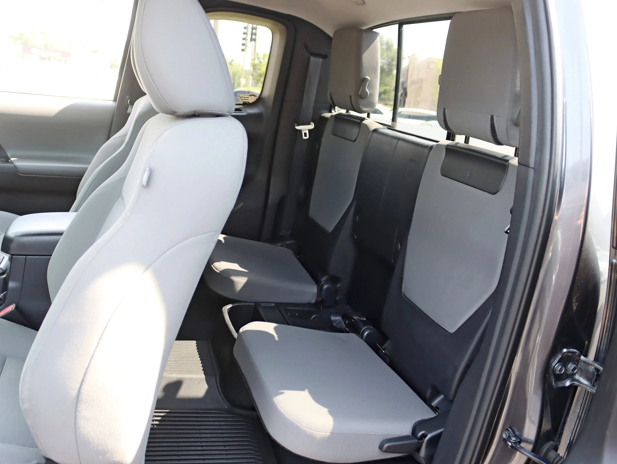 Used 2018 Toyota Tacoma SR5 AWD/4WD image 27