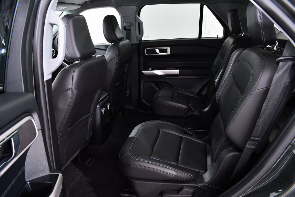 Used 2022 Ford Explorer XLT w/ Equipment Group 202A image 16