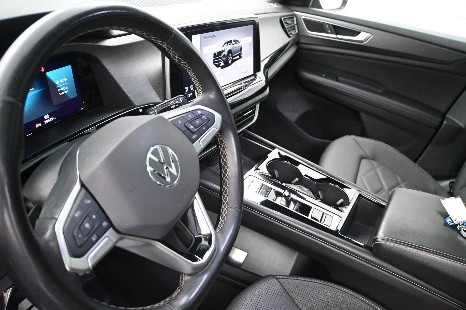 Certified 2024 Volkswagen Atlas Cross Sport SE w/ Panoramic Sunroof Package AWD/4WD image 2