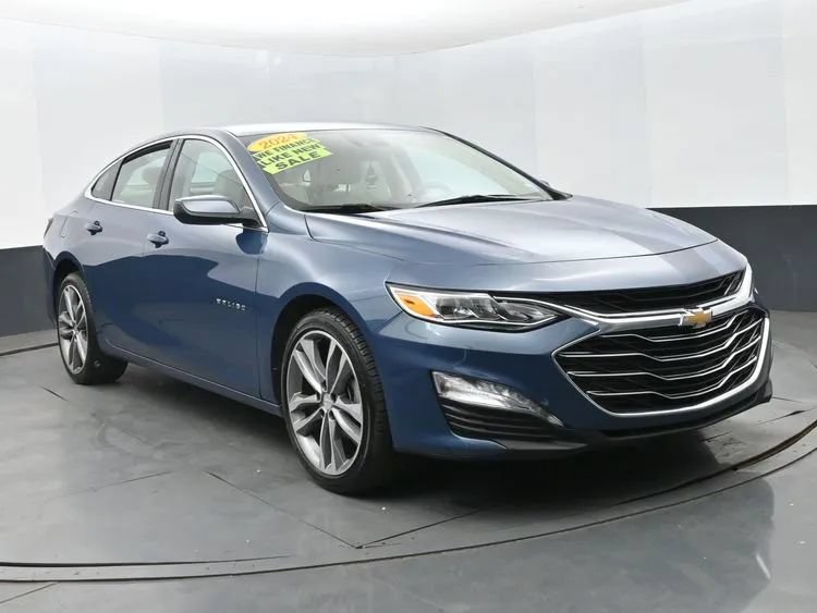 Used 2024 Chevrolet Malibu LT FWD image 2