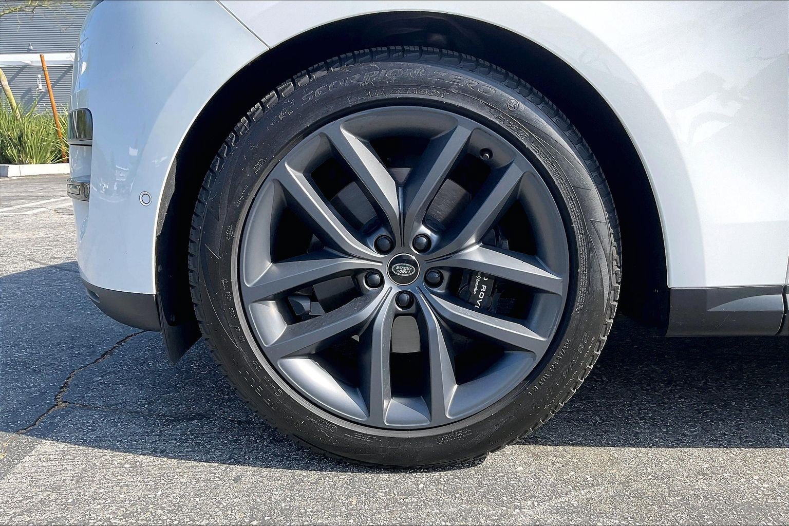 Used 2023 Land Rover Range Rover Sport SE AWD/4WD image 9