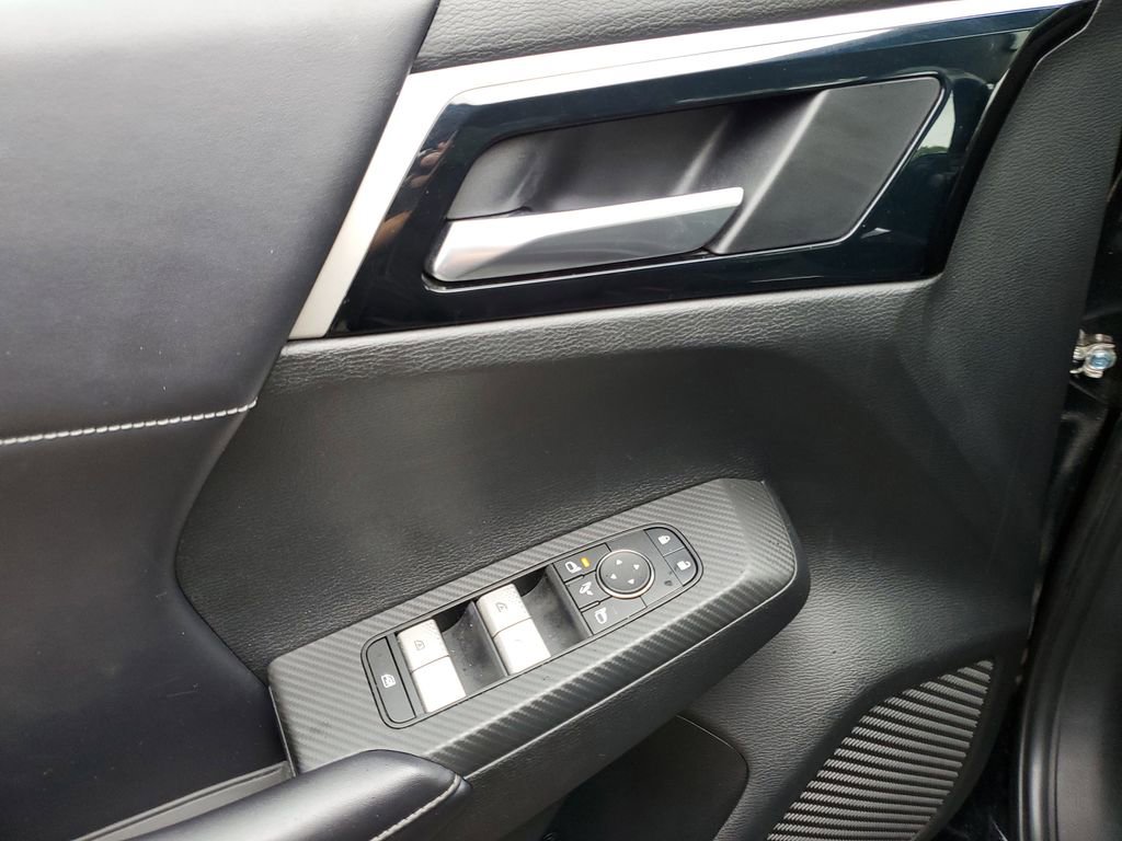 Used 2023 Mitsubishi Outlander SE Black Edition image 21