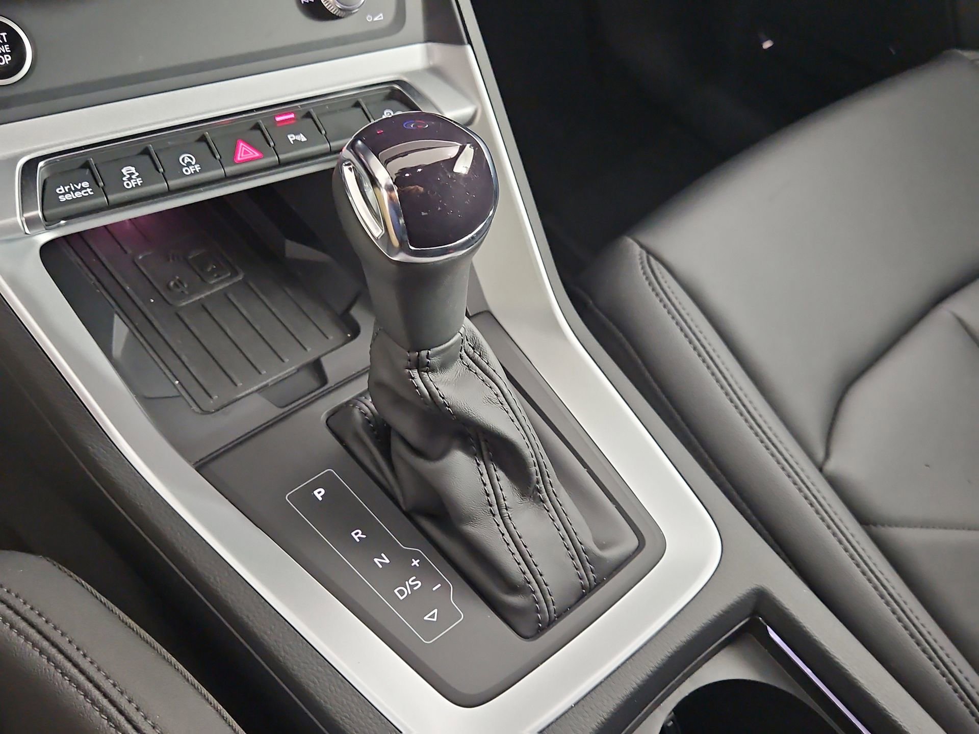 Certified 2025 Audi Q3 2.0T Premium Plus w/ Premium Plus Package image 36