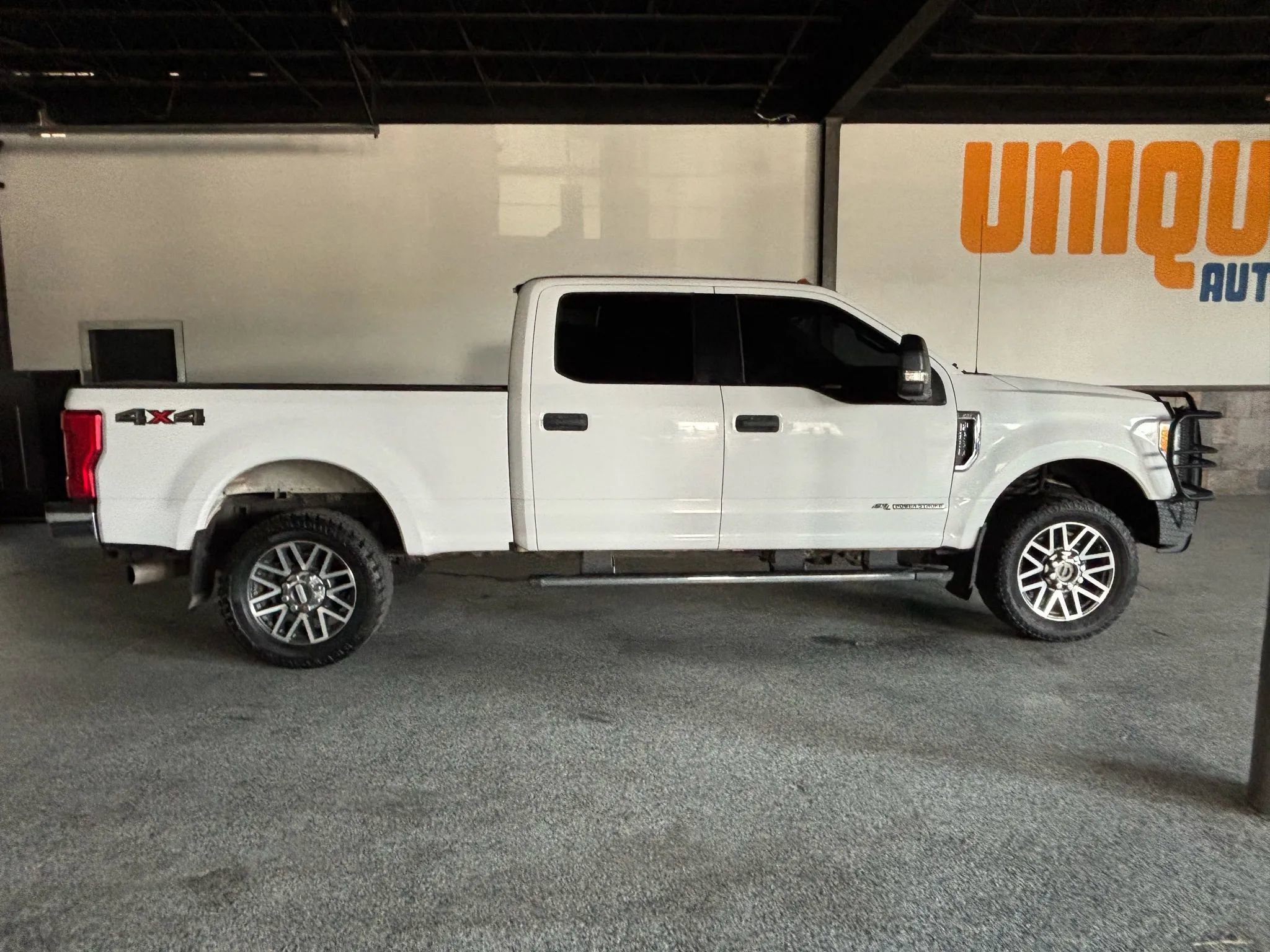 Used 2017 Ford F250 XLT w/ XLT Value Package image 11