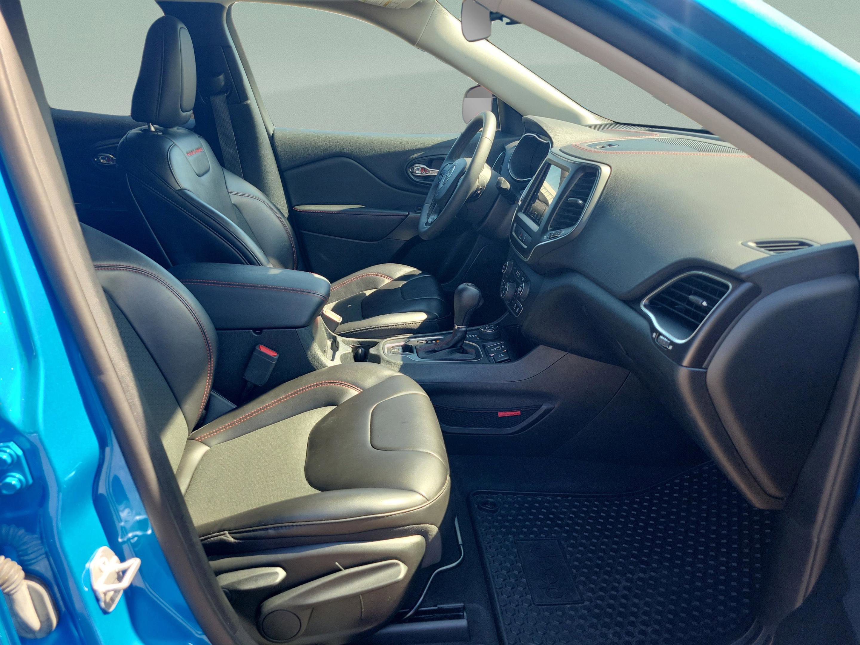 Used 2022 Jeep Cherokee Trailhawk w/ Comfort/Convenience Group image 30