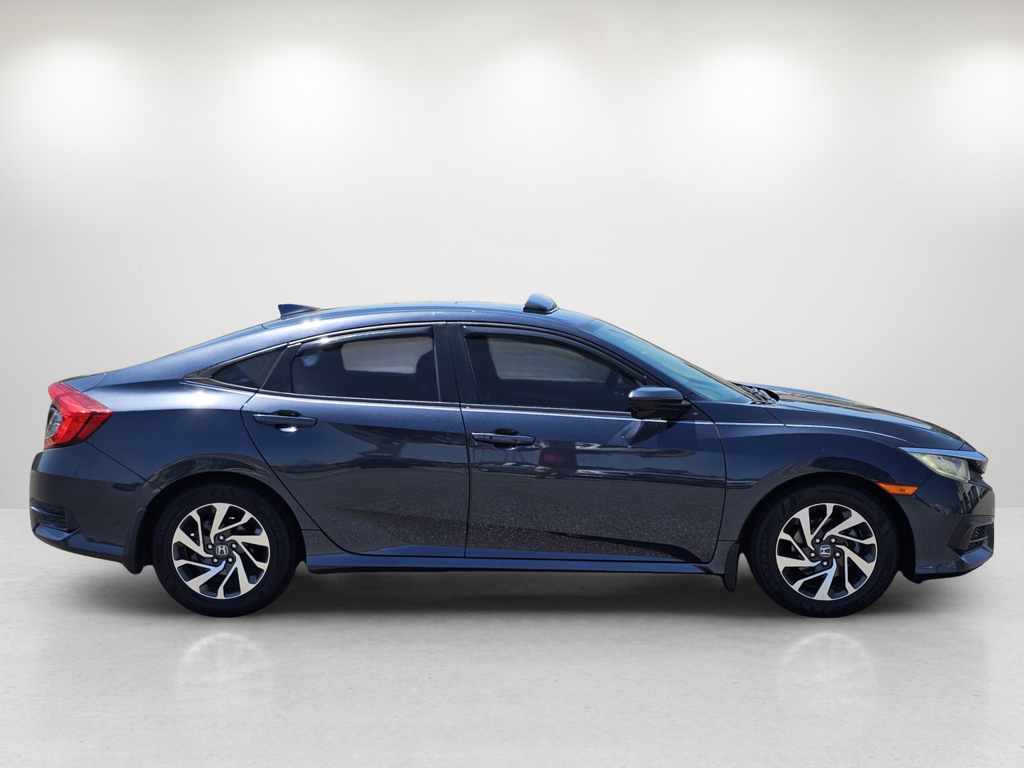 Used 2018 Honda Civic EX image 4