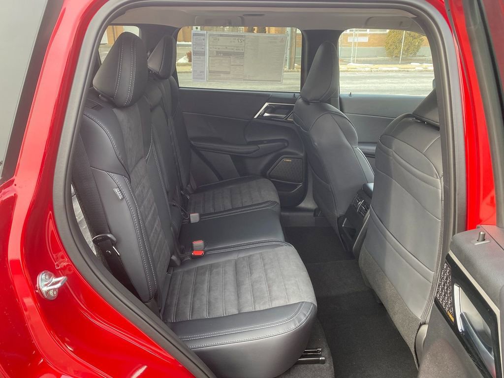 New 2026 Mitsubishi Outlander SE image 26