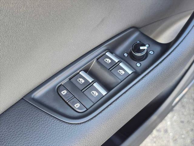 Used 2019 Audi Q8 Premium Plus w/ Premium Plus AWD/4WD image 24