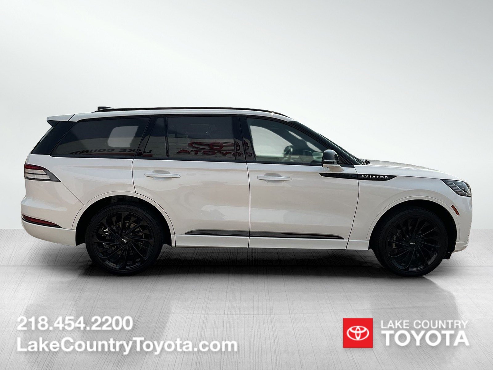 Used 2025 Lincoln Aviator Reserve w/ Equipment Group 201A AWD/4WD image 6