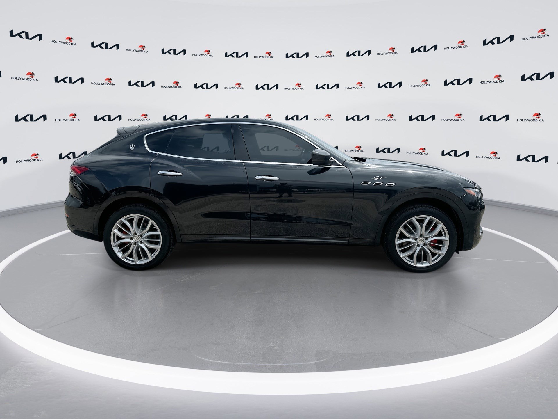 Used 2022 Maserati Levante GT AWD/4WD image 9