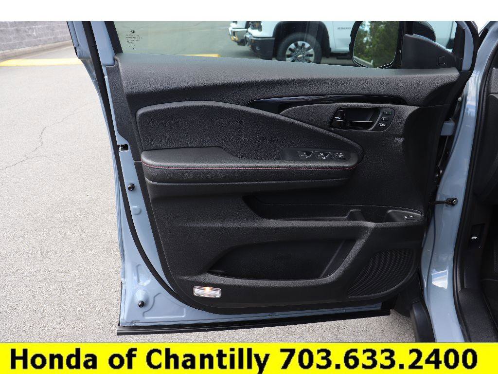 Certified 2024 Honda Passport Black Edition image 22