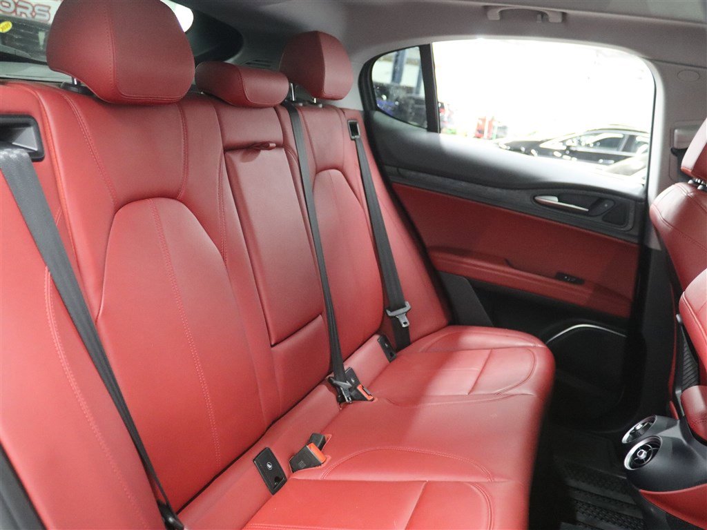 Used 2021 Alfa Romeo Stelvio Sprint w/ Nero Edizione image 16