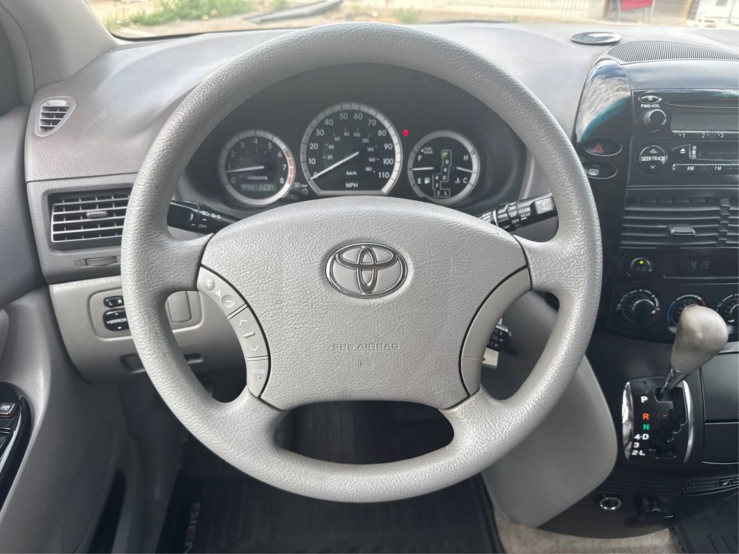 Used 2005 Toyota Sienna LE image 17