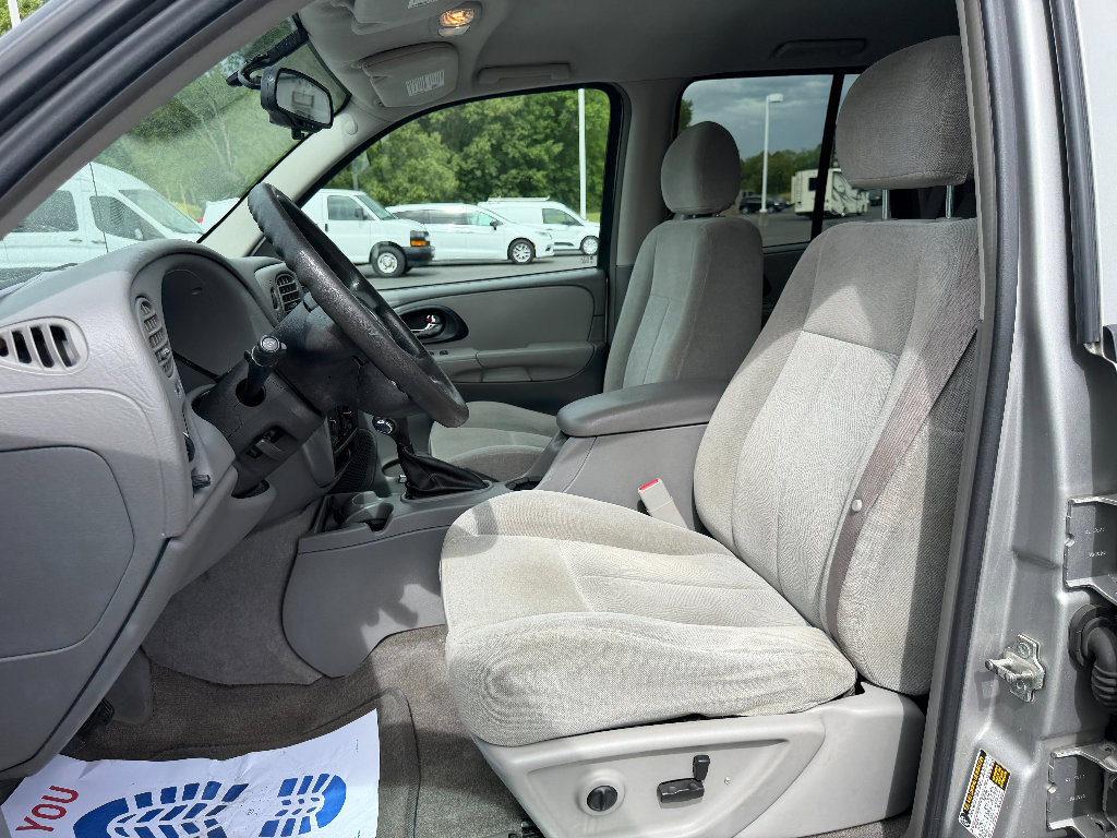 Used 2005 Chevrolet TrailBlazer LS w/ LS Preferred Equipment Group RWD image 26