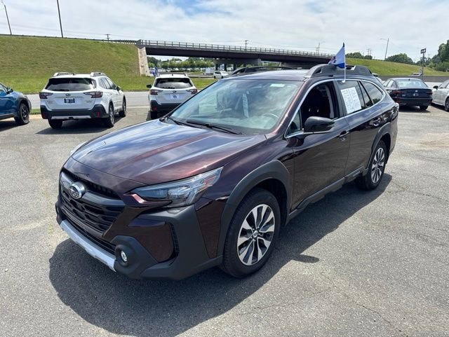 Certified 2025 Subaru Outback Limited AWD/4WD image 3
