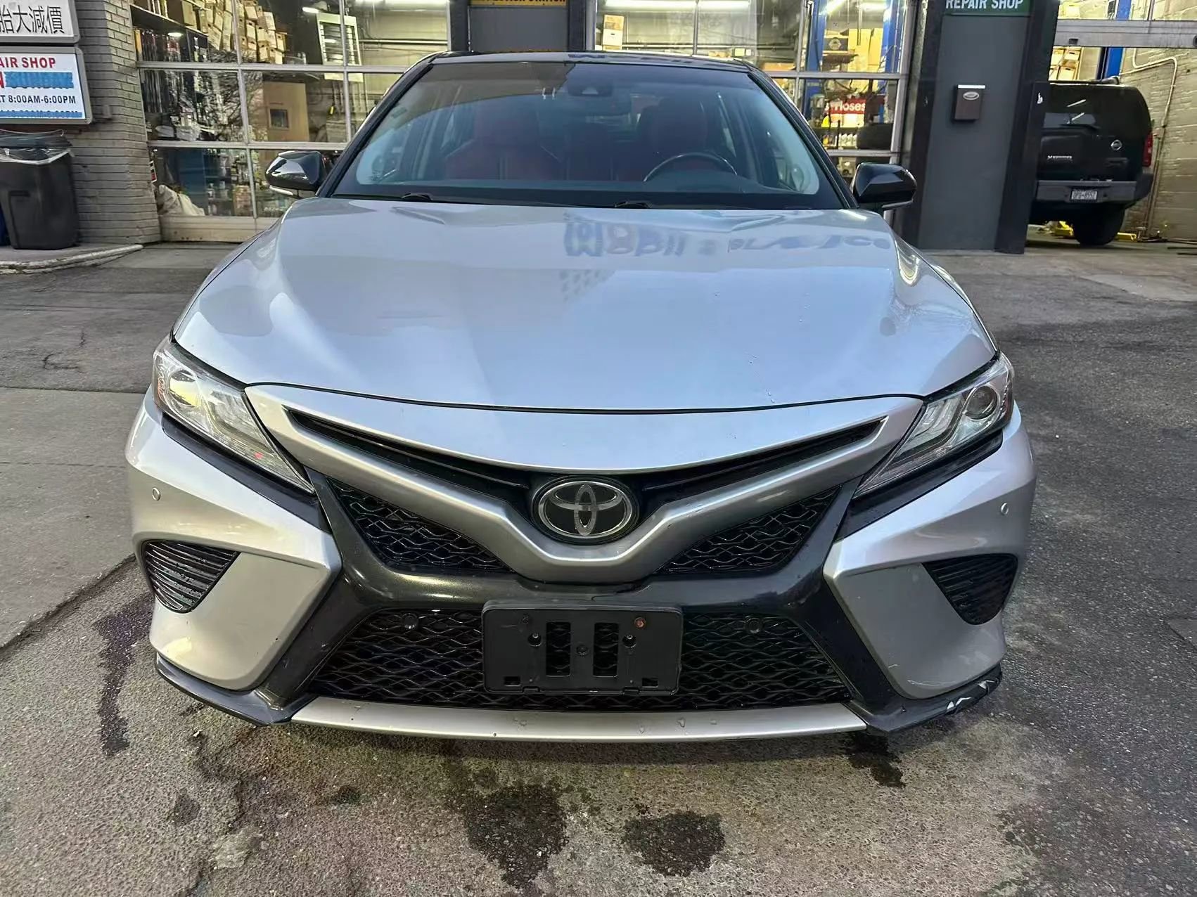 Used 2018 Toyota Camry XSE FWD image 1