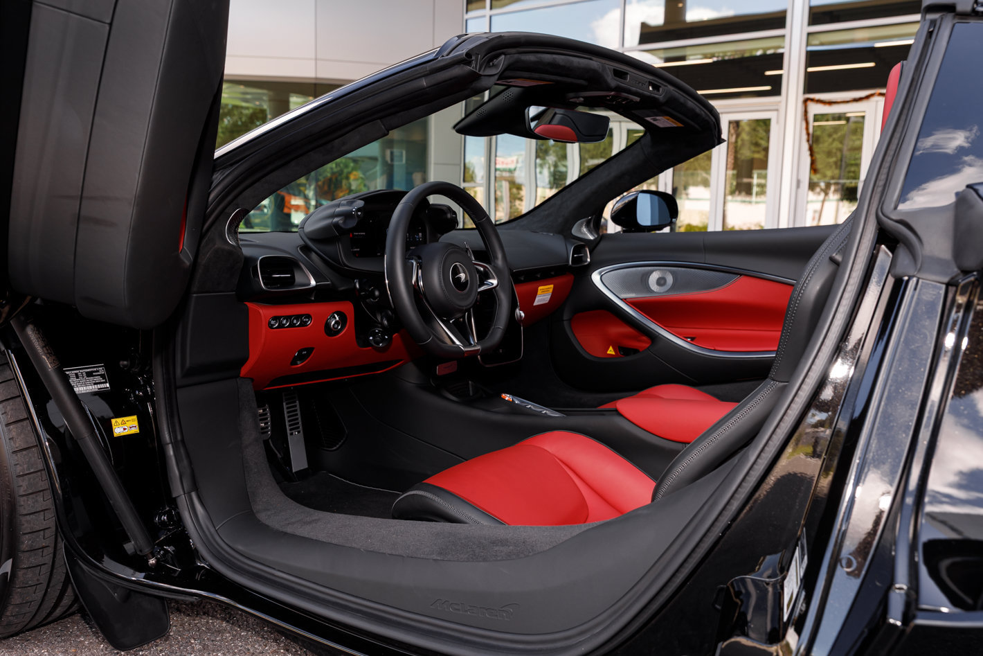 Used 2026 McLaren Artura Spider RWD image 47