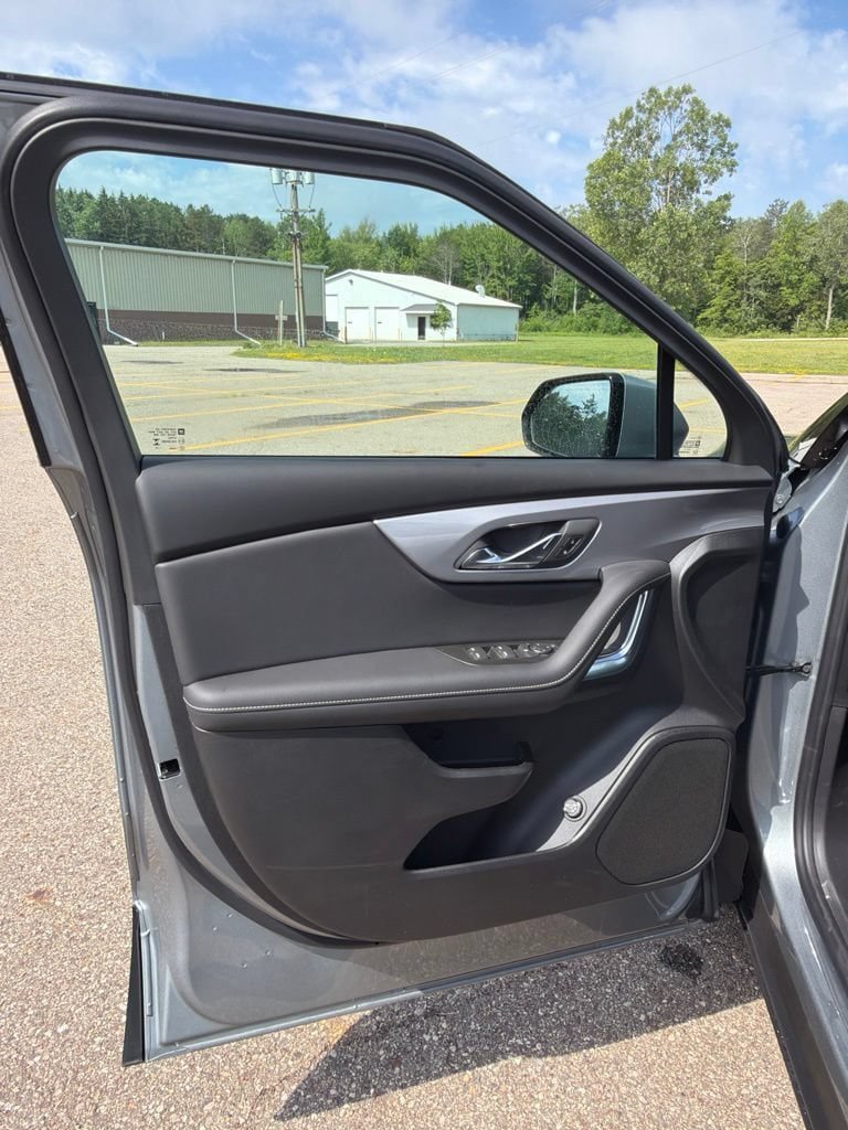 New 2026 Chevrolet Blazer LT w/ Convenience Package AWD/4WD image 10