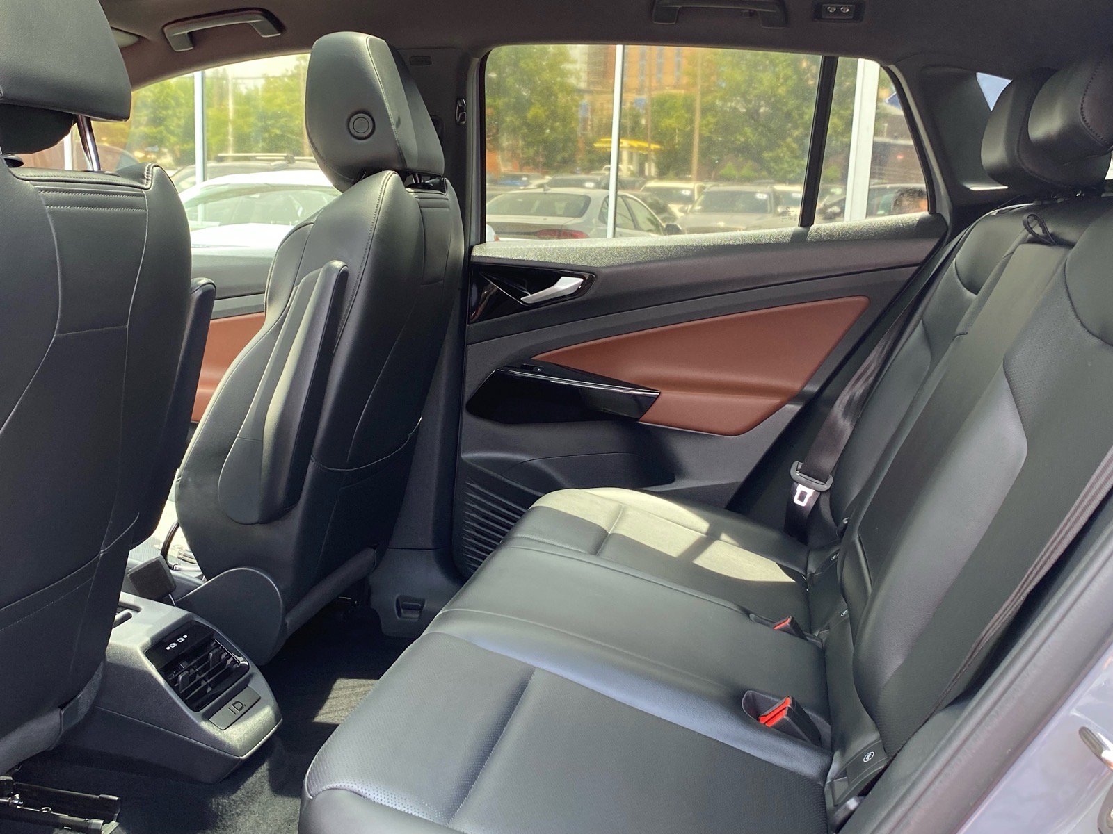 Used 2022 Volkswagen ID.4 Pro S AWD/4WD image 19